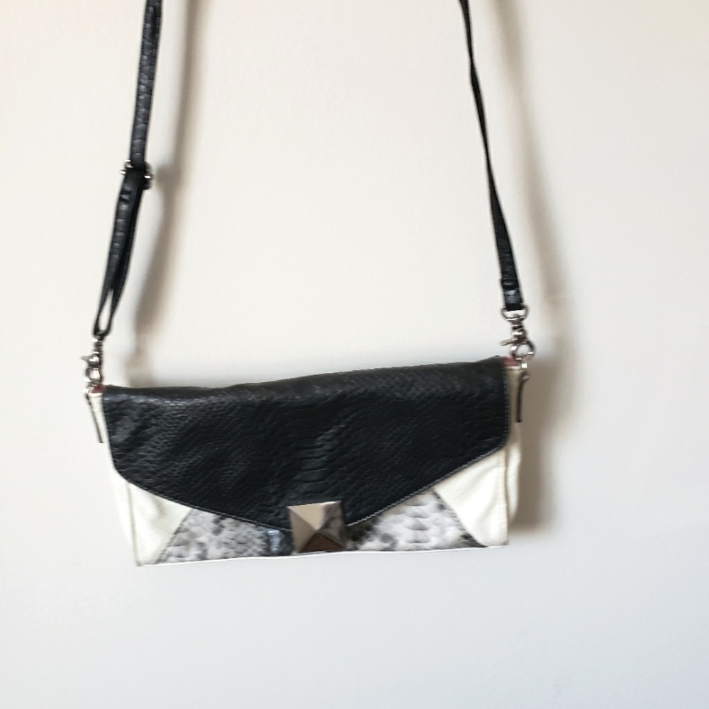 Cosmopolitan Hand Bag